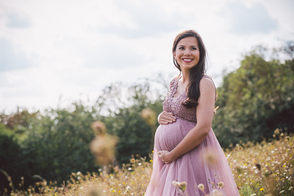 Babybauch-Shoot mit viel Liebe