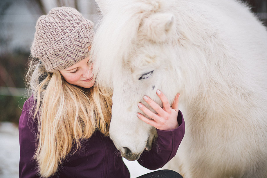 Fotoreportage – ein Tag im Reitstall mit Pony Hilde & Co.